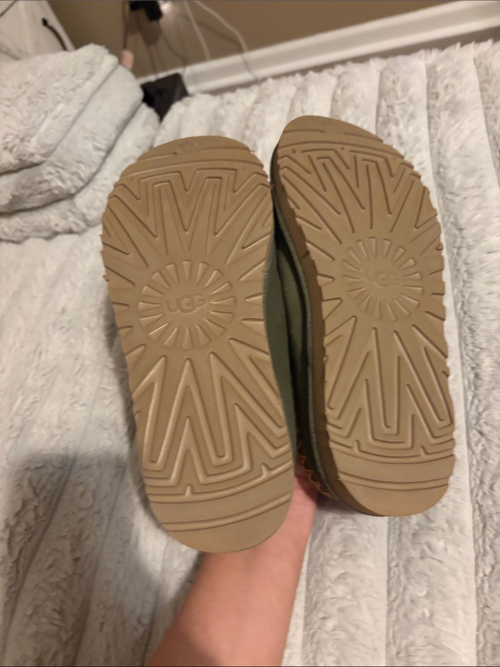 Uggs - Picture 3 of 4